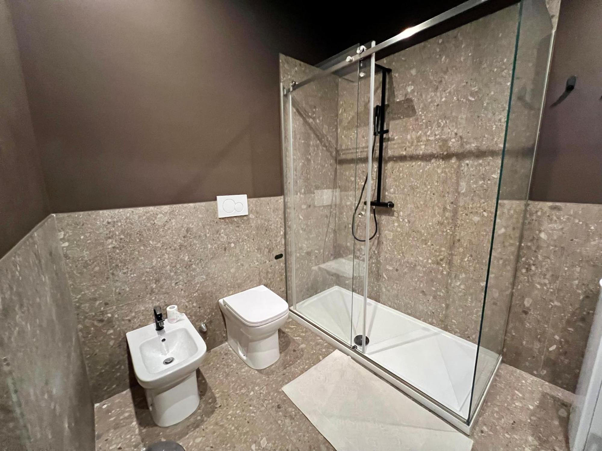 New Amazing Mono Located In Moscova District From Moscova Group Milan